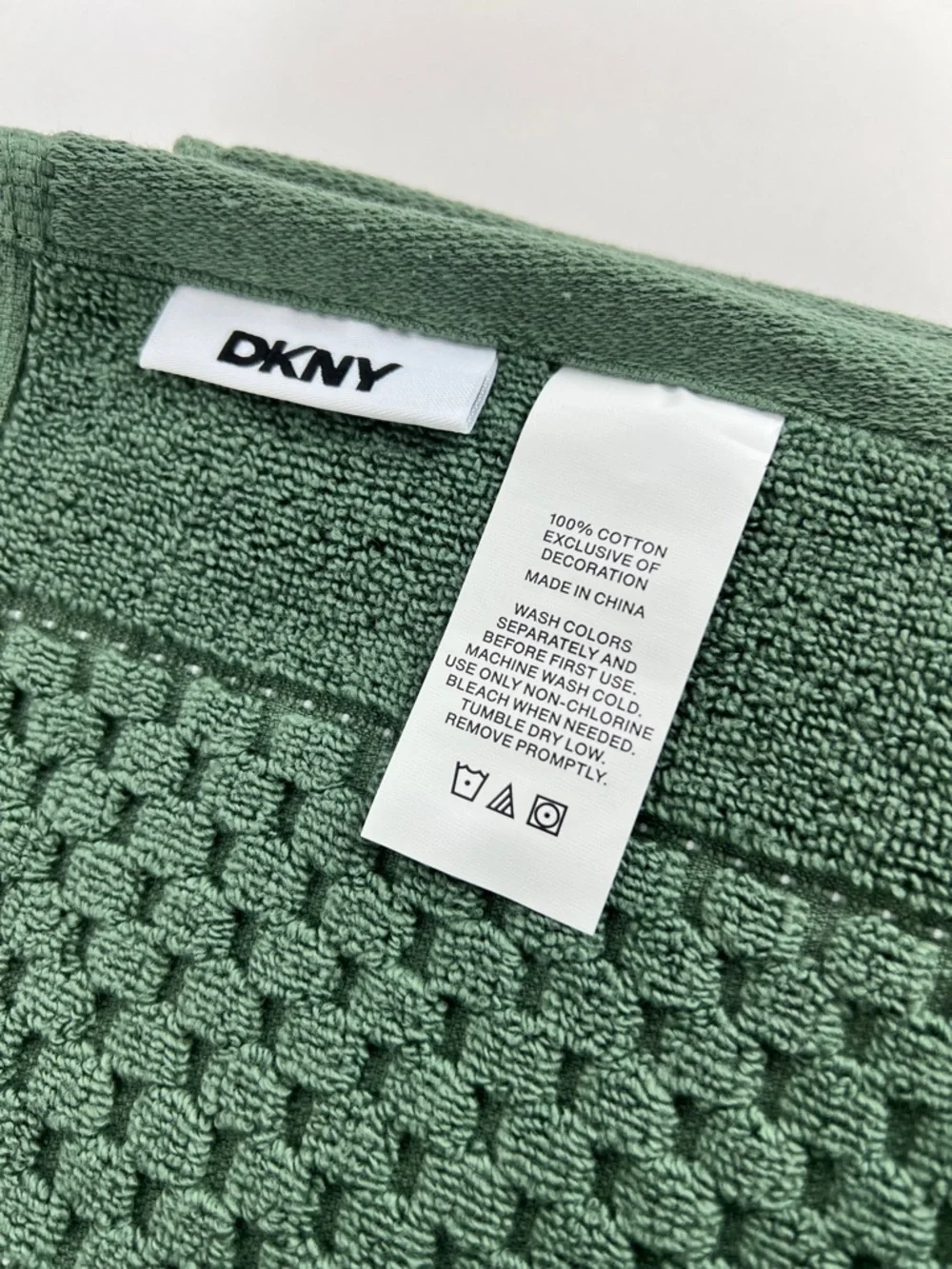 DKNY Sage Green Textured Cotton Bath Towels - Set of 2 NEW